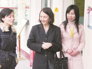 美国新任驻武汉总领事苏黛娜（Diane L.Sovereign）女士莅临青乔幼儿园参观